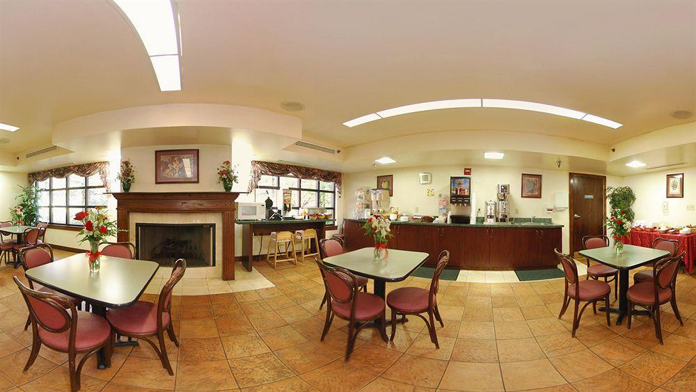 Clarion Inn & Suites Northwest Indianapolis Zewnętrze zdjęcie