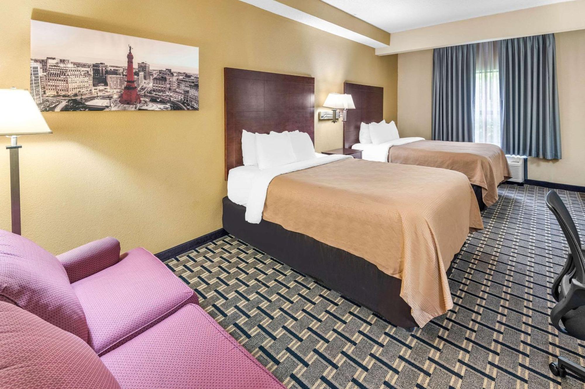 Clarion Inn & Suites Northwest Indianapolis Zewnętrze zdjęcie