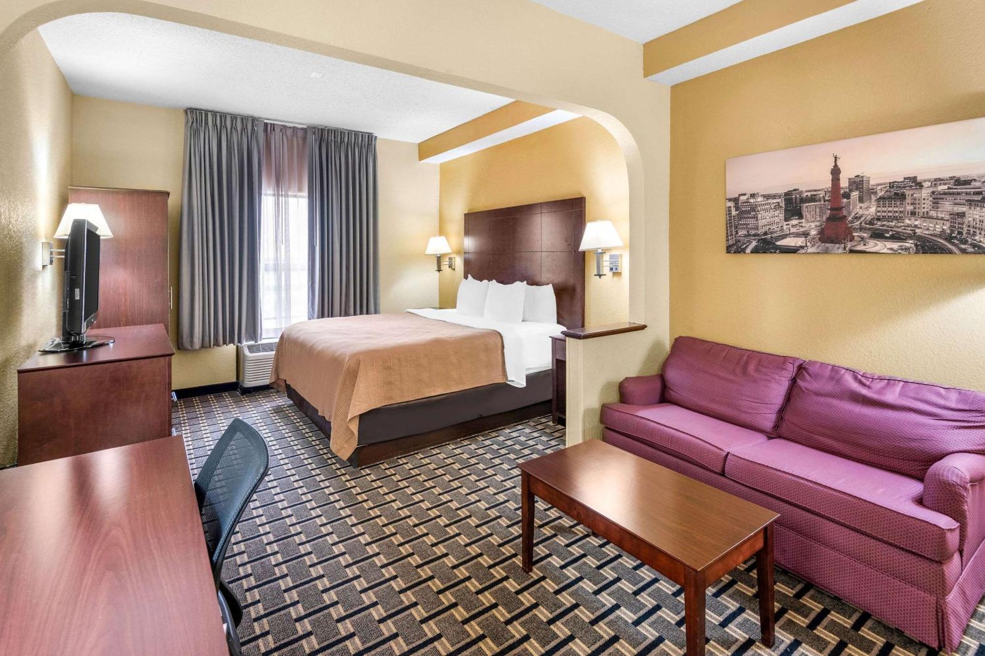 Clarion Inn & Suites Northwest Indianapolis Zewnętrze zdjęcie
