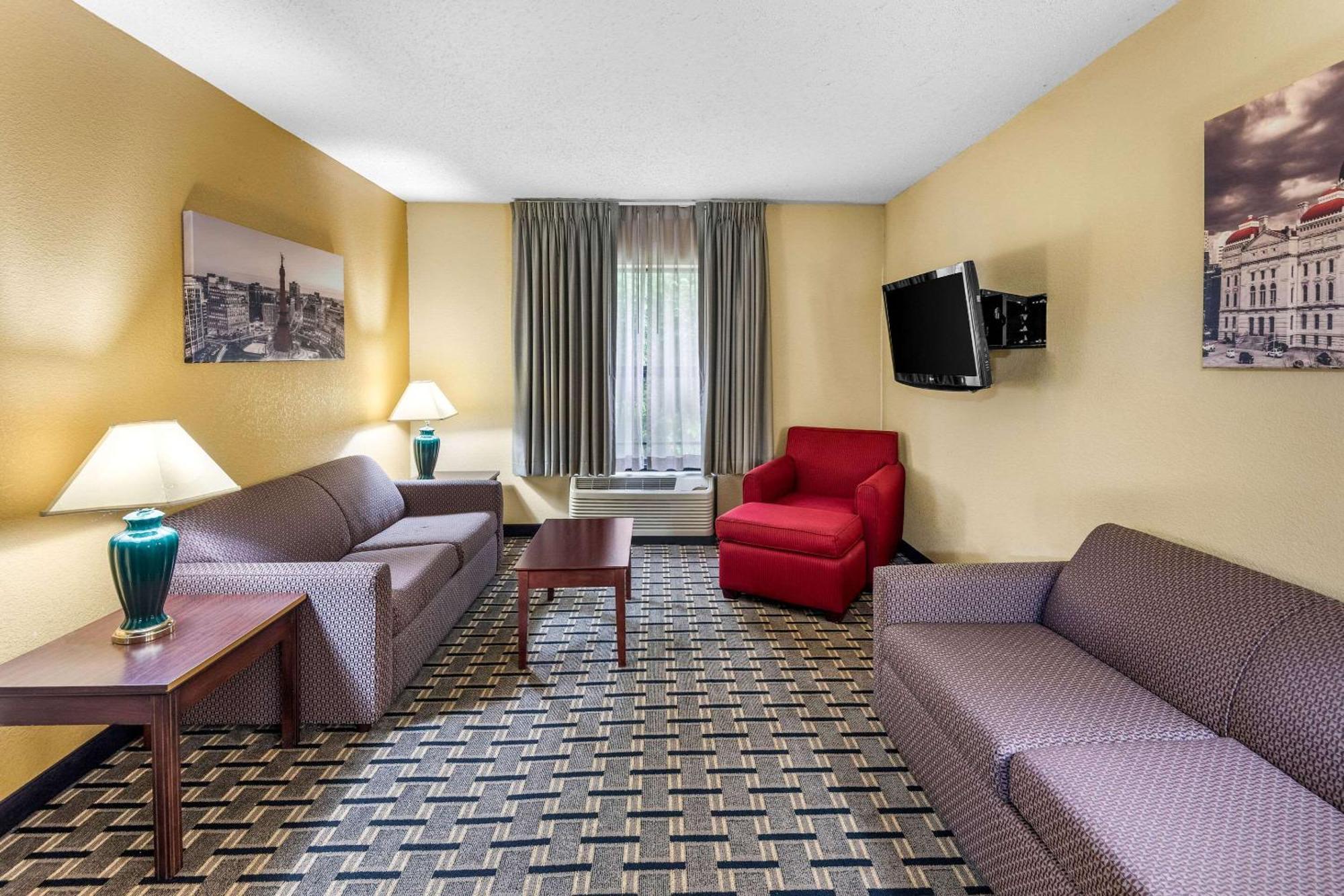 Clarion Inn & Suites Northwest Indianapolis Zewnętrze zdjęcie